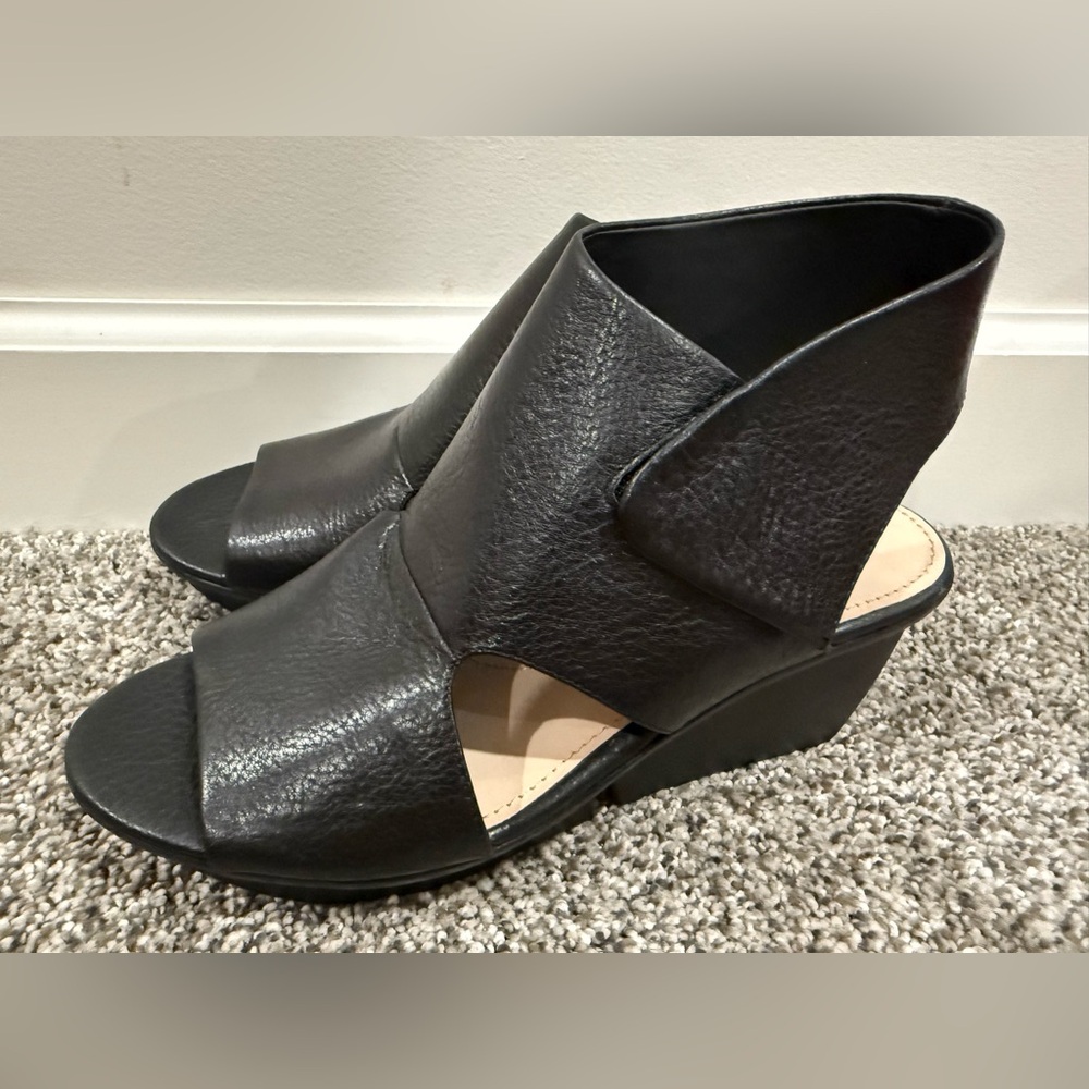 Naya Seeker black leather wedge sandal high heels, size 7.5 - Picture 4 of 13